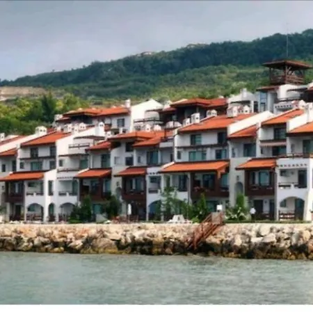 White Coast 8 Meters To The Sea Appartement Kavarna