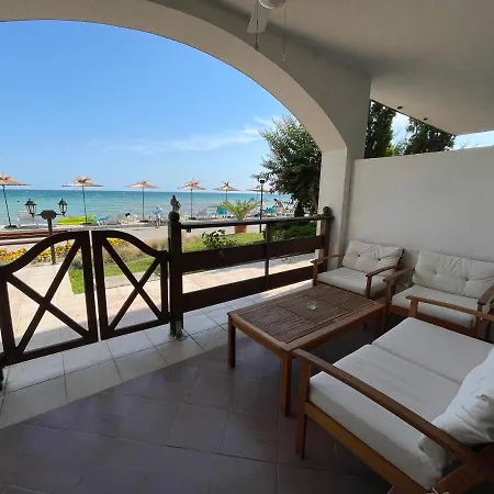 White Coast 8 Meters To The Sea Appartement