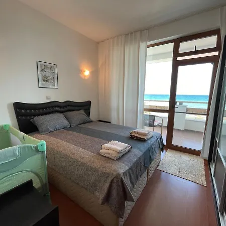 White Coast 8 Meters To The Sea *